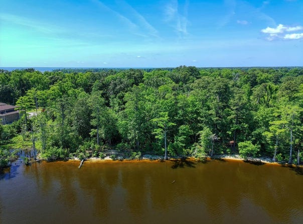 9 Peninsula Shores Way, Hertford, NC 27944