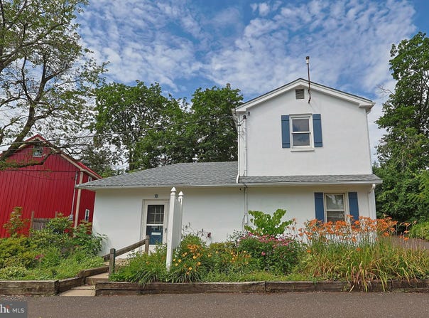 10 KERNS AVENUE, CHALFONT, PA 18914