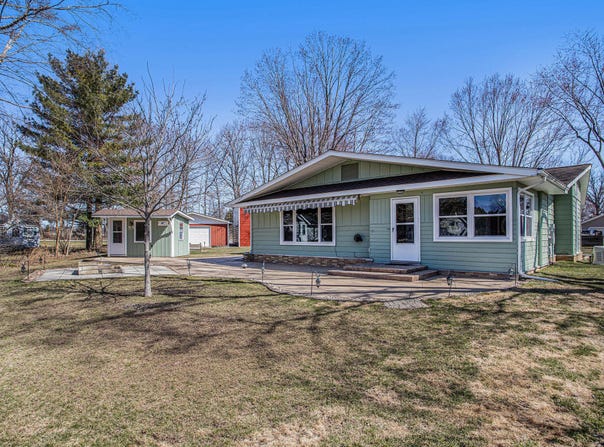 757 Lake Shore Point, Coldwater, MI 49036