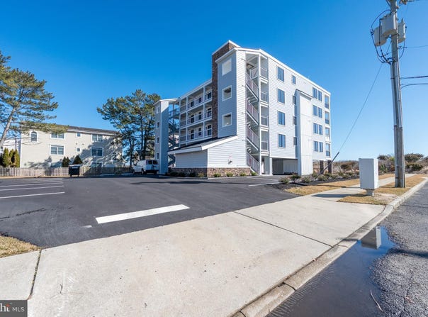 321 6TH ST S, BRIGANTINE, NJ 08203