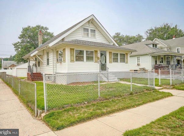 616 BILLINGS Avenue, PAULSBORO, NJ 08066