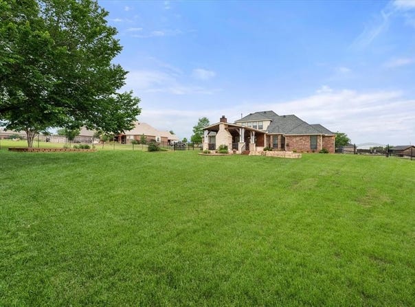 7332 Granville Drive, Mansfield, TX 76063