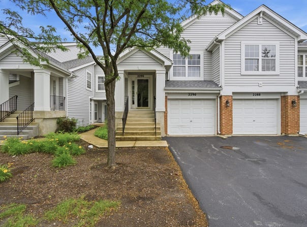 2290 Scott Lane, Aurora, IL 60502