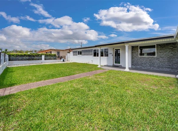 1360 W 4th Ln, Hialeah, FL 33010