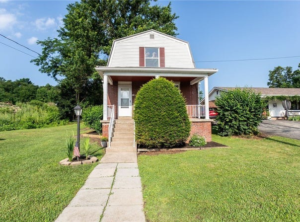714 S 11th St, Connellsville, PA 15425