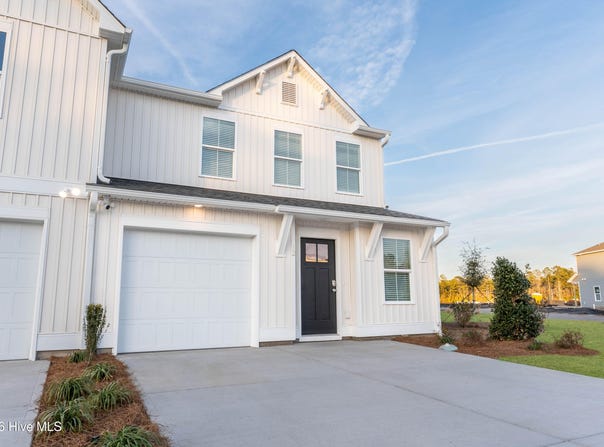 54 W Farley Drive, Hampstead, NC 28443