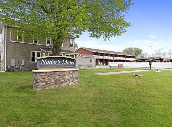 612 N Lakeshore Drive, Ludington, MI 49431