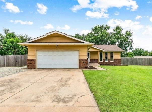 1621 N Baltimore Ct, Derby, KS 67037