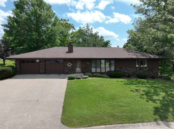 1108 Hillcrest Court, Chariton, IA 50049