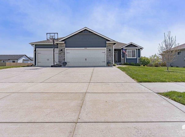 8692 Kinzie Jo's Way, Manhattan, KS 66502
