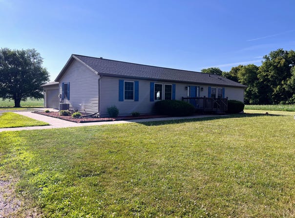 121 S 500 W, La Porte, IN 46350