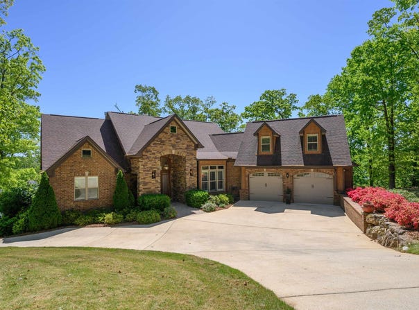 705 LAKEVIEW CREST DRIVE, PELL CITY, AL 35128