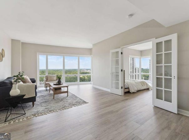 3475 Oak Valley, Atlanta, GA 30326