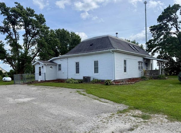 1005 Pekin Dr, Packwood, IA 52580