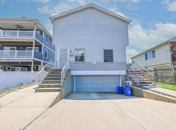 20 E Pine Street, Long Beach, NY 11561