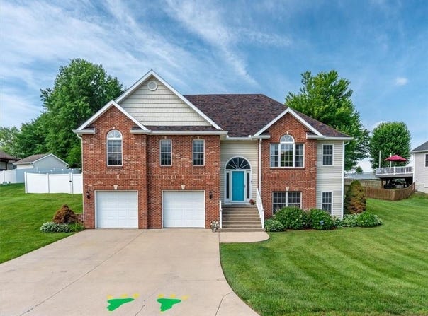 5102 Brookhaven Drive, St Joseph, MO 64507