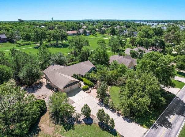 104 Kiowa Drive N, Gainesville, TX 76240