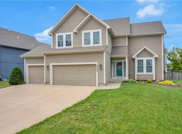20520 W 124TH Terrace, Olathe, KS 66061