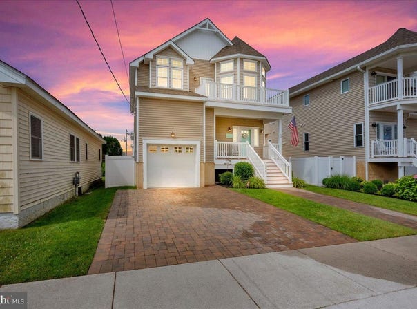 102 E 8TH AVENUE, NORTH WILDWOOD, NJ 08260
