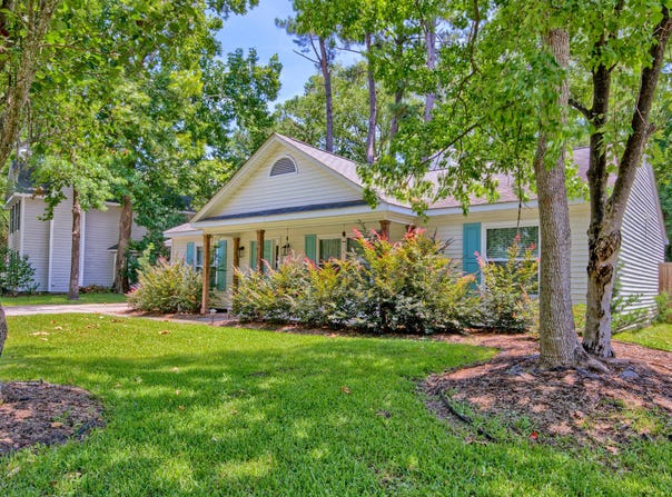 528 Castle Hall Road, Mount Pleasant, SC 29464
