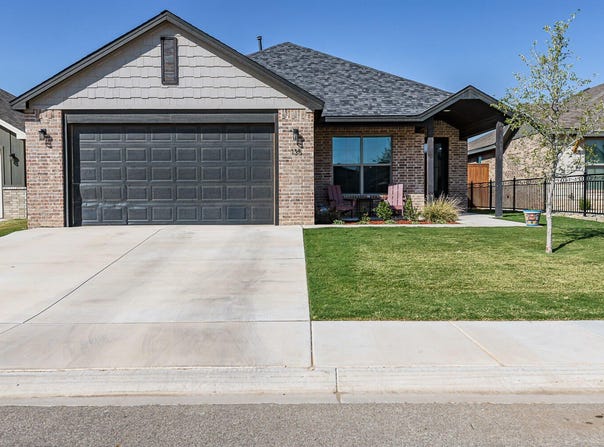 135 Buckingham Avenue, Wolfforth, TX 79382