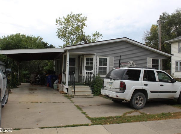 1044 Bush Avenue, Garner, IA 50438
