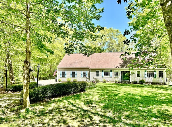 14 Rachel Drive, Kennebunk, ME 04043