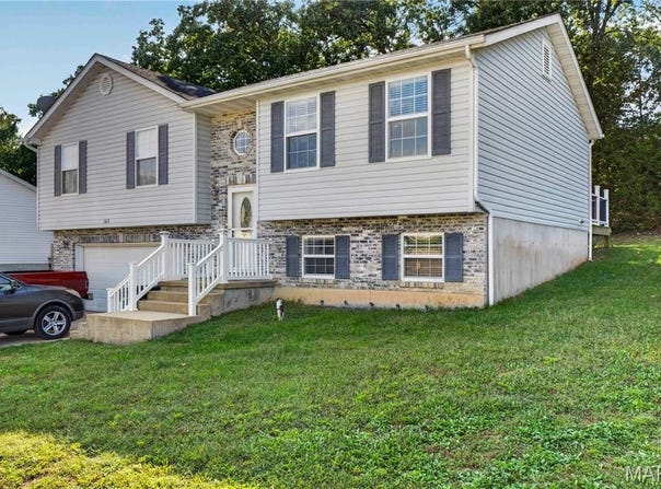 165 T Box Drive, St Clair, MO 63077