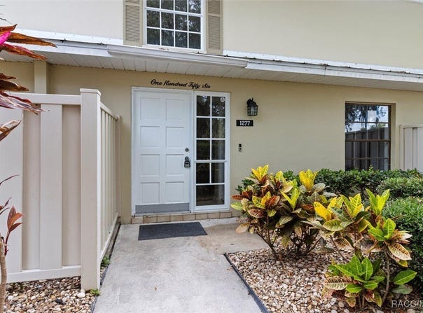 1277 N Seagull Drive, Crystal River, FL 34429