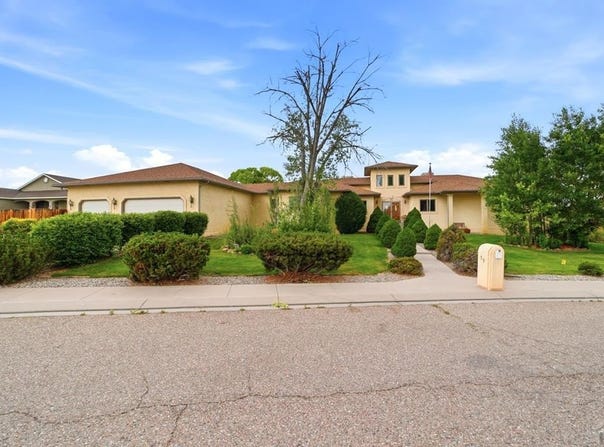 59 Altadena Dr, Pueblo, CO 81005