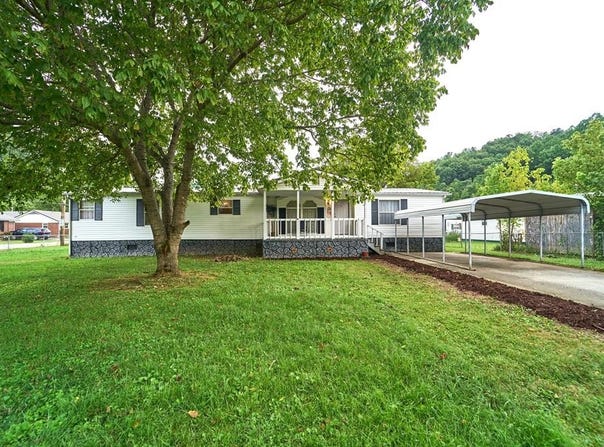 152 S ROBERTS DR, Prestonsburg, KY 41653