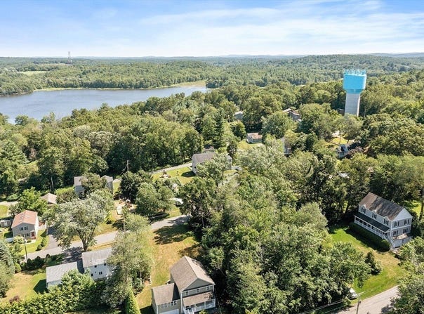 54 Orchid Dr, Littleton, MA 01460