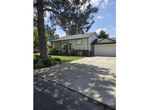 1306 E 3rd Ave, Deer Park, WA 99006-0000