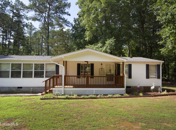 369 S Holiday Drive, Macon, NC 27551