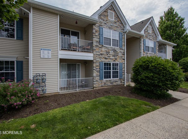 414 Wedgewood Circle, Belford, NJ 07718