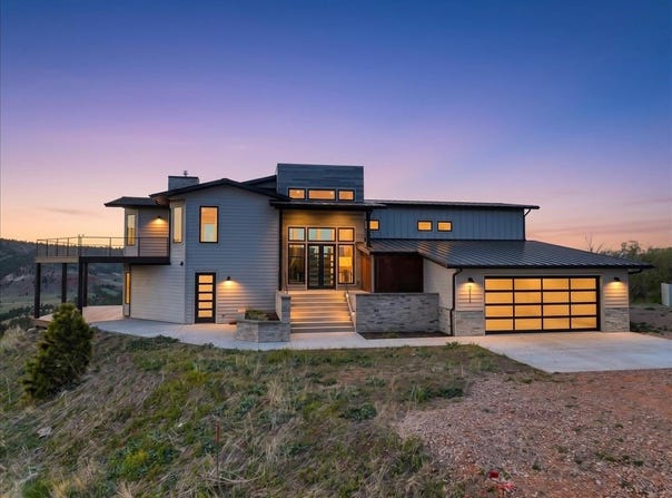 2111 Vantage Cir, Spearfish, SD 57783