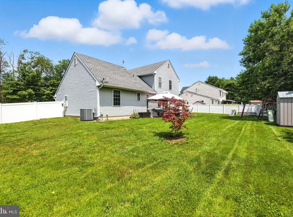 18 ARENA STREET, MANTUA, NJ 08051