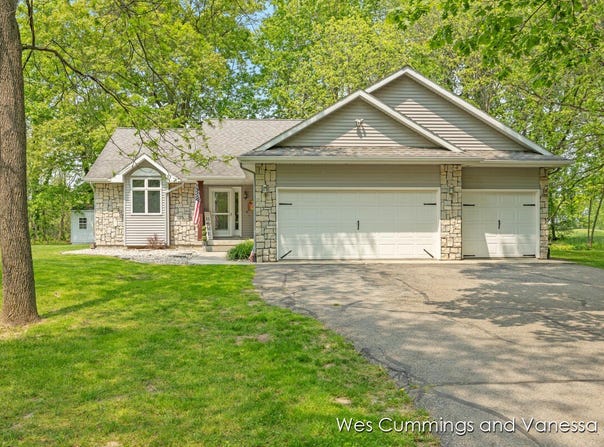 12869 Links Lane, Gowen, MI 49326