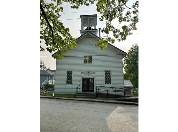 180 Church St, St Petersburg, PA 16054