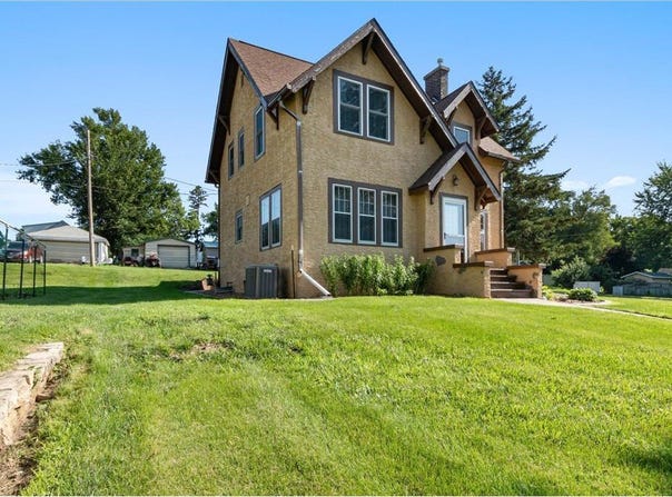 310 E 7th Street, Starbuck, MN 56381