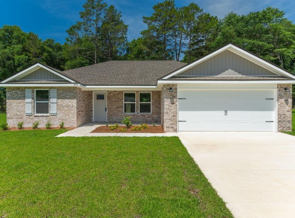 6006 Oak Hollow Way, Crestview, FL 32539