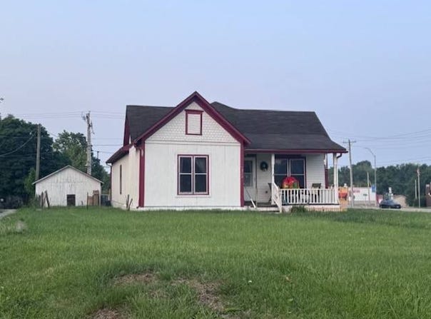 314 E 2nd St, Cameron, MO 64429