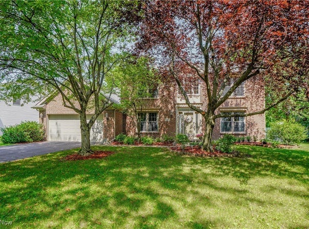 730 Hunters Run, Perrysburg, OH 43551