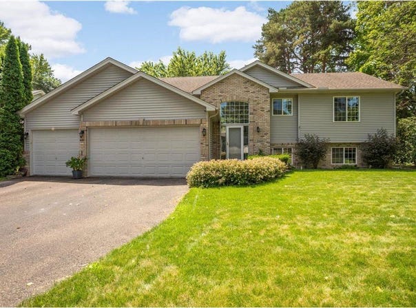 2560 91st Lane NE, Blaine, MN 55449
