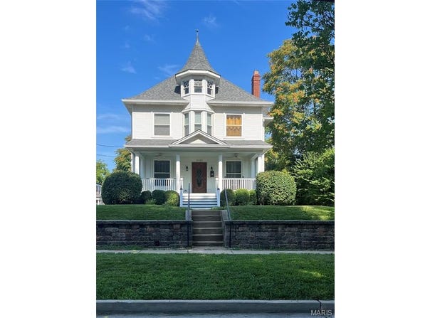 2825 Laclede Station Road, St Louis, MO 63143