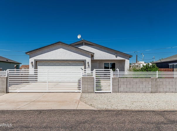 32102 N WALNUT Street, Wittmann, AZ 85361
