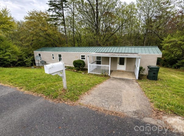 111 Cloverleaf Drive, Clover, SC 29710