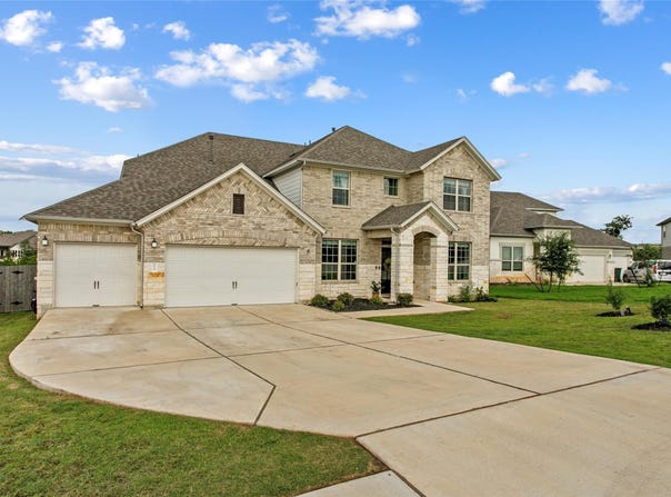 1018 Pink Granite BLVD, Dripping Springs, TX 78620