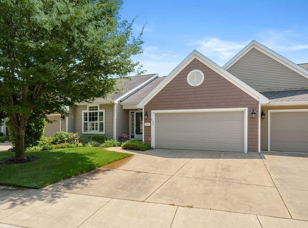 2165 Gray Oak Cove, Portage, MI 49024