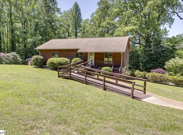 118 Pine Lane, Simpsonville, SC 29681